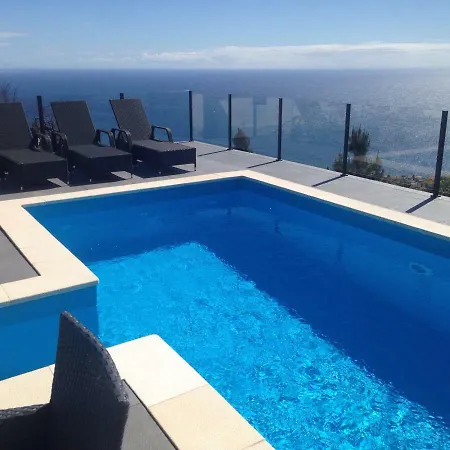 Por Do Sol Estreito Da Calheta